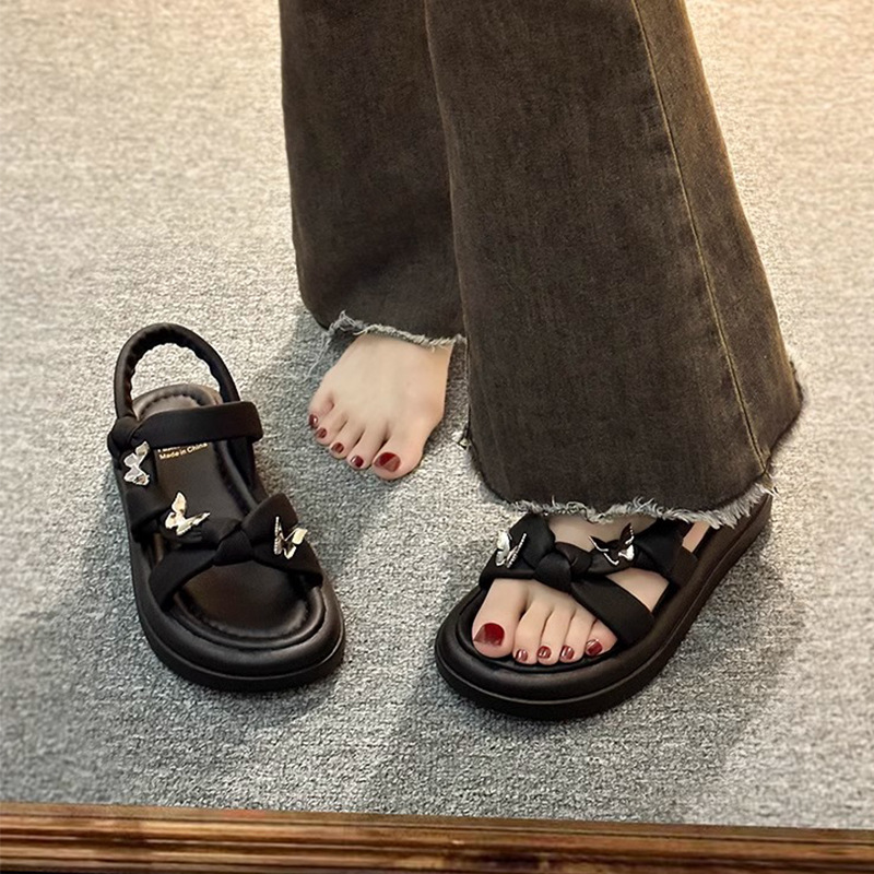 Zapatos de playa de moda para niñas versátiles verano 2026 nuevos niños huecos zapatos de princesa mariposa zapatos romanos image 4