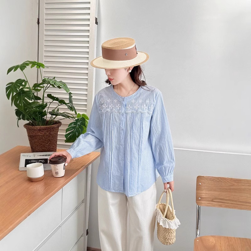 Elegant lace design fashionable shirt