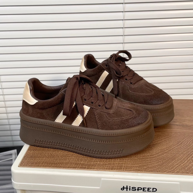 2026 Spring/Autumn new collection: women's casual sneakers, student-style athletic shoes, thick-soled German training shoes, versatile and comfortable flat shoes