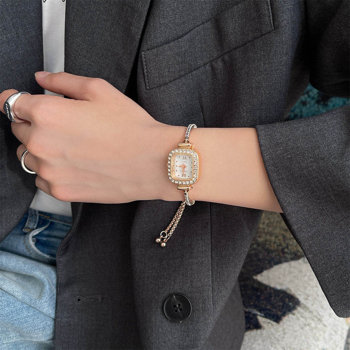 Classic Style Commute Solid Color Jewelry Buckle Quartz Watch display picture 20