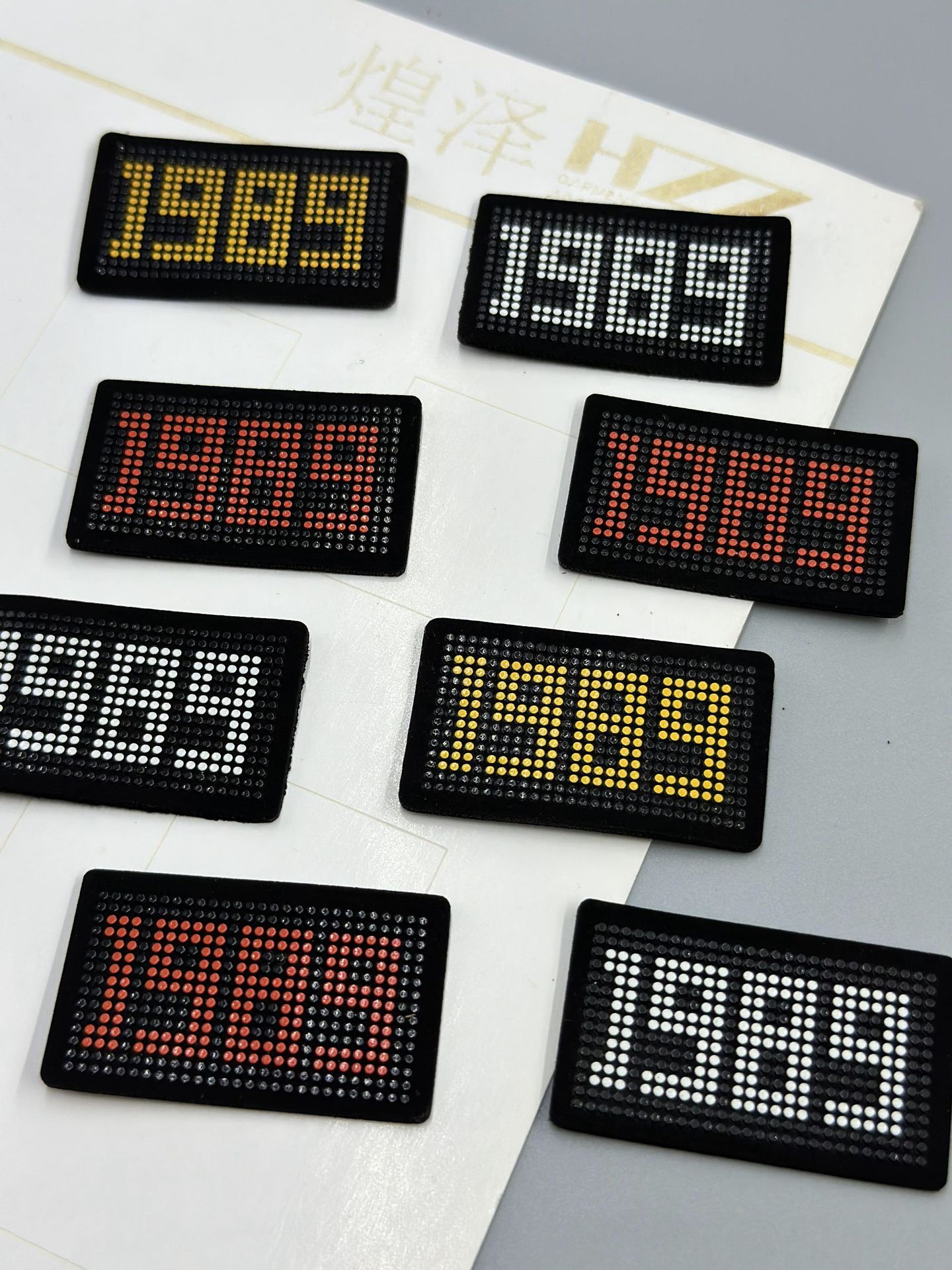 厂家直销方形数字装饰标服装箱包装饰布标