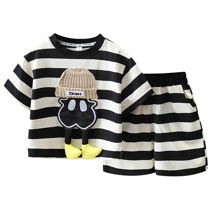 7121 Traje de verano para niños 2025 nuevo traje de dos piezas de manga corta a rayas callejeras para niños guapos