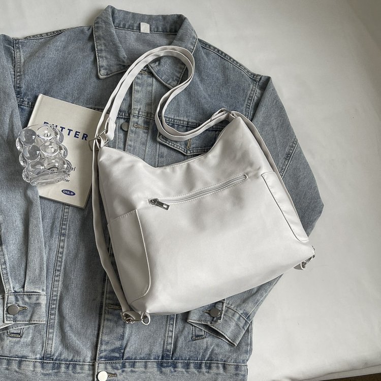 Solo bueno, vale la pena llevar sus hombros, resistente al desgaste, gran capacidad, elegante y ligero