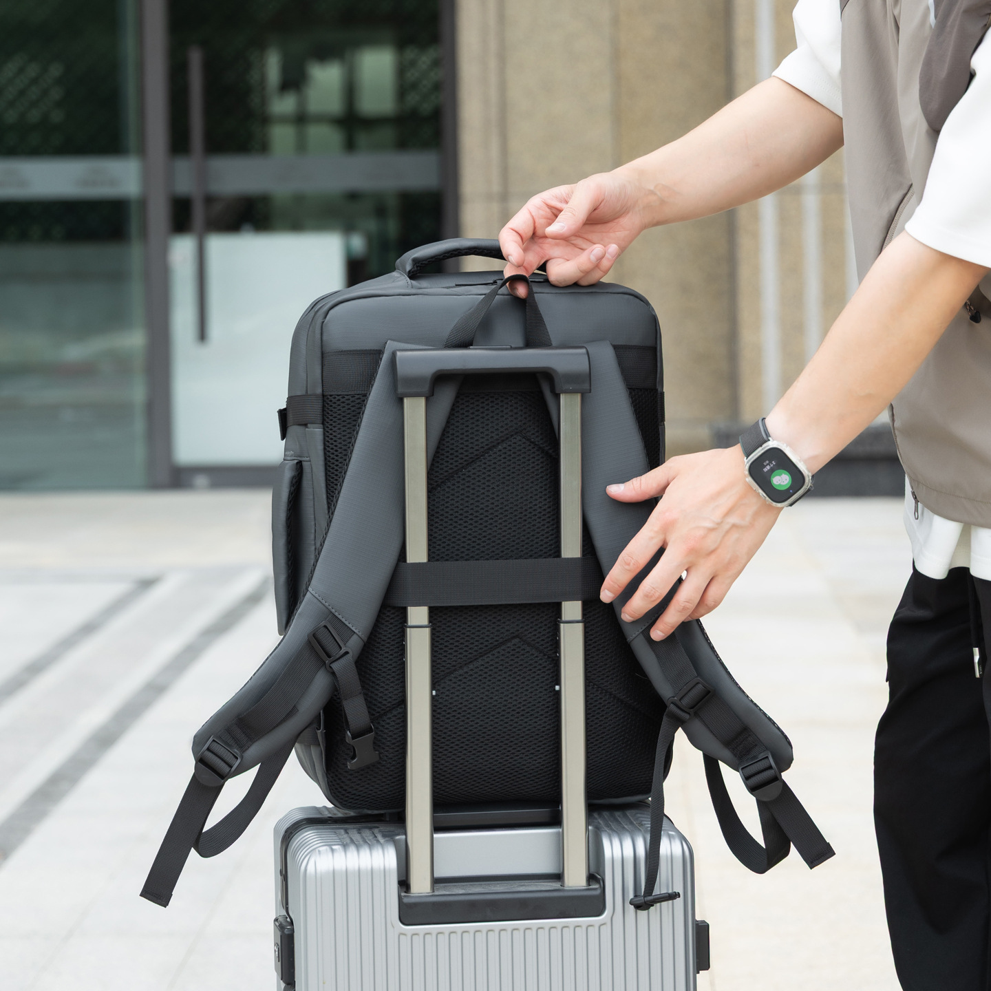 Mochila multifuncional nueva gran capacidad color sólido a prueba de rociadores mochila de computadora de negocios colgar tirón bolsa de viaje