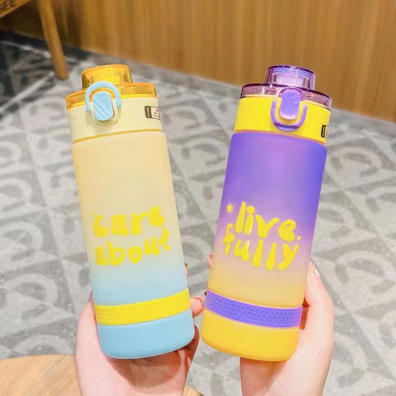 Xinbeidi gradiente taza de agua de los hombres y las mujeres de fitness deportes hervidor estudiante portátil botella de agua de plástico de alto aspecto fresco taza