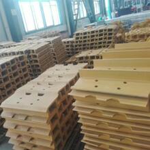 供应适用于山推推土机SD32干地履带板 660板宽  四轮一带