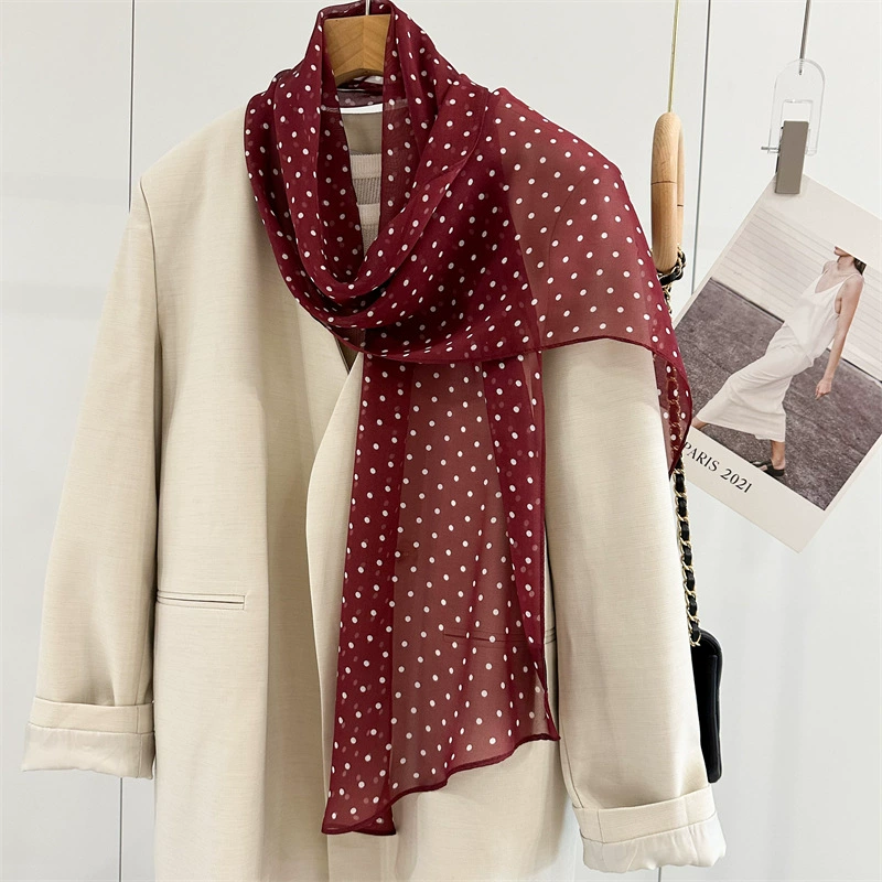 Французский Hep Ben Wind Mulberry Silk Лето Лето Фальш Joe Qiqi Ретро Роза Potten Зажим Шелк Шарф Женский Западный Западный Полотенце