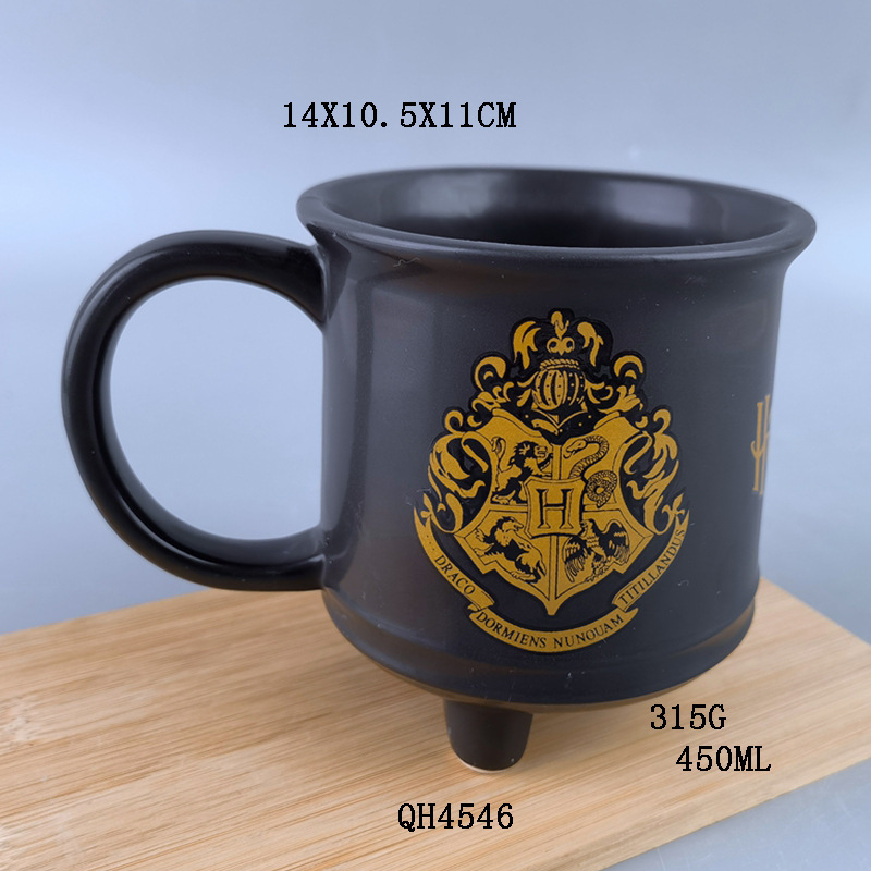Selección estricta taza de café negra con pies Harry Potter triangular olla de cerámica taza incenso molde de taza de marca taza de agua de animación