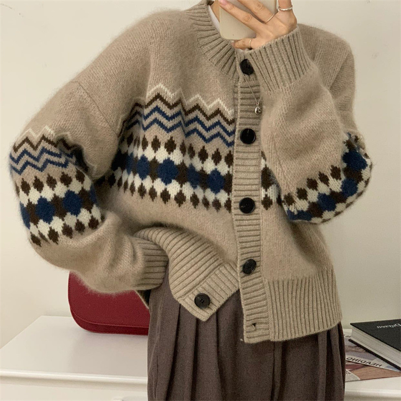2025 otoño nuevo cardián de punto de mujer abrigo corto Jacquard suéter suelto exterior cuello redondo suave camisa de moda
