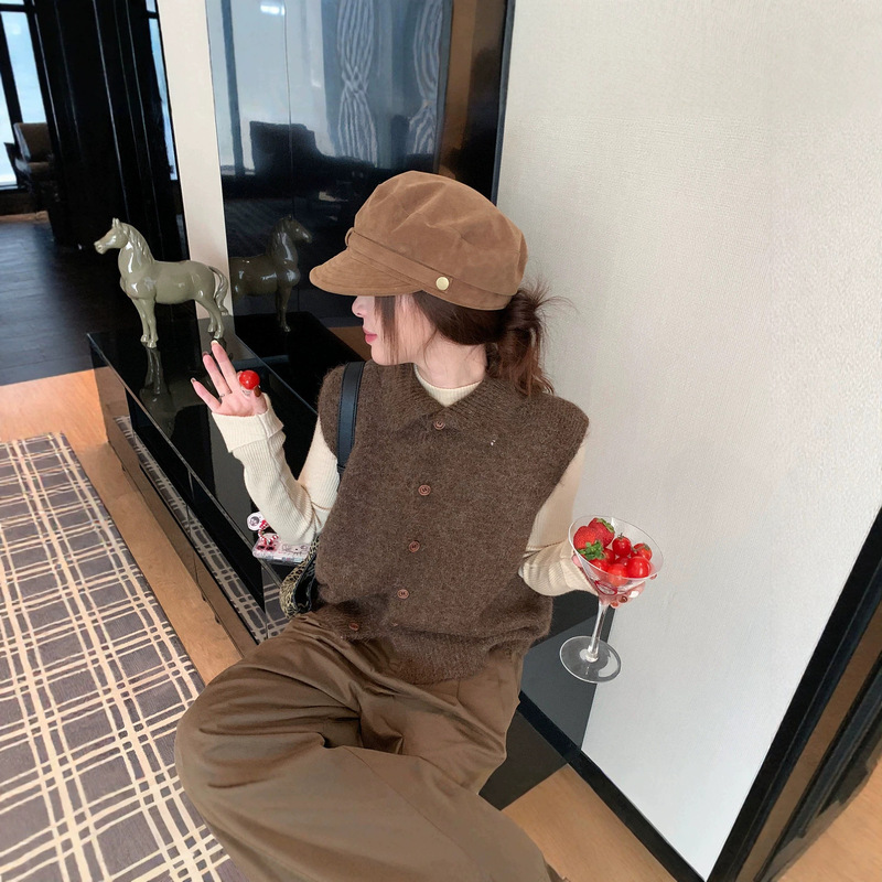 2026 New Vest Model: This year's popular hot-selling women's outerwear, small vest sweater for spring and autumn, brown layered knit inner wear 2026 New Vest Model: This year's popular hot-selling women's outerwear, small vest sweater for spring and autumn, brown layered knit inner wear