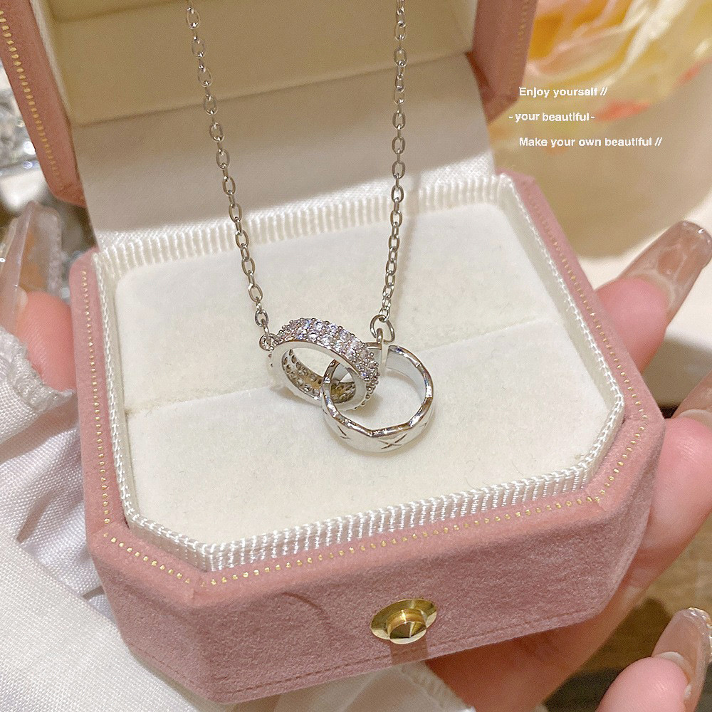 Nuevo collar de acero titanio, inalterable, gargantilla de lujo discreto, colgante de alta gama a la moda, accesorio versátil de cadena para clavícula para mujer.