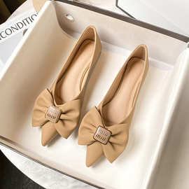 T91尖头单鞋女平底浅口春季新款气质百搭软底瓢鞋大码女鞋41一43