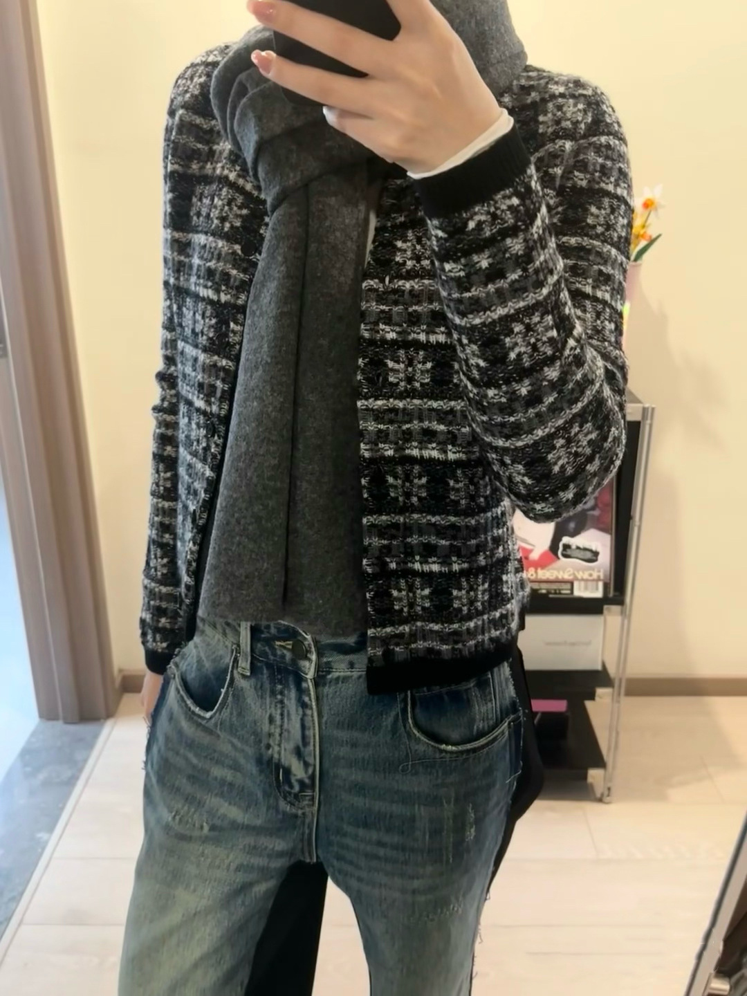 Delgado y versátil blanco y negro clásico copo de nieve atmósfera jacquard cuello redondo suéter de punto de lana chaqueta mujer 4148