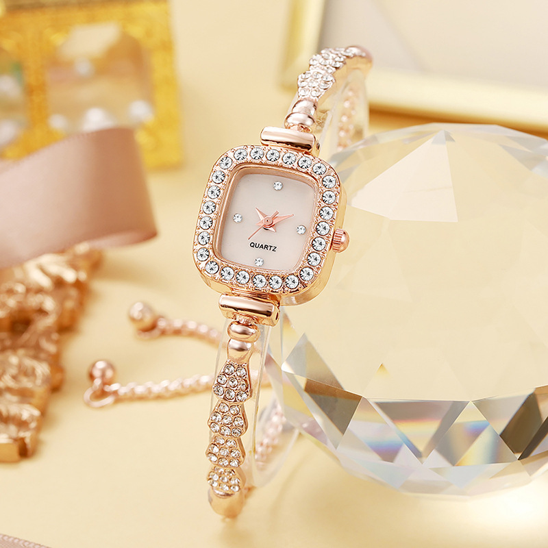 Nuevo reloj cuadrado pequeño transfronterizo, reloj de cuarzo para niña, reloj de pulsera para mujer de temperamento, reloj para estudiantes de secundaria y preparatoria