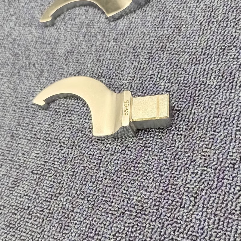 MIKUNI14 * 18mm de Cabeza Cuadrada llave de gancho de enchufe semicírculo Crescent gancho llave de torsión plug-in de cabeza