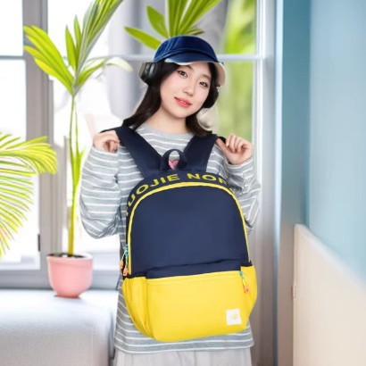 Wholesale In-Stock Casual Lightweight Backpacks with Unique Design, Large Capacity Outdoor Backpacks for Students, Customizable