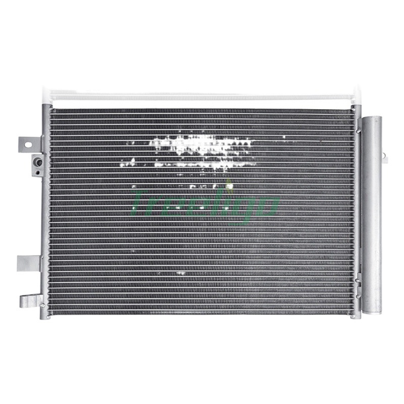 Aplicable al condensador 26673500 90922051 del coche de la vela 3 14-15 de CHEVROLET