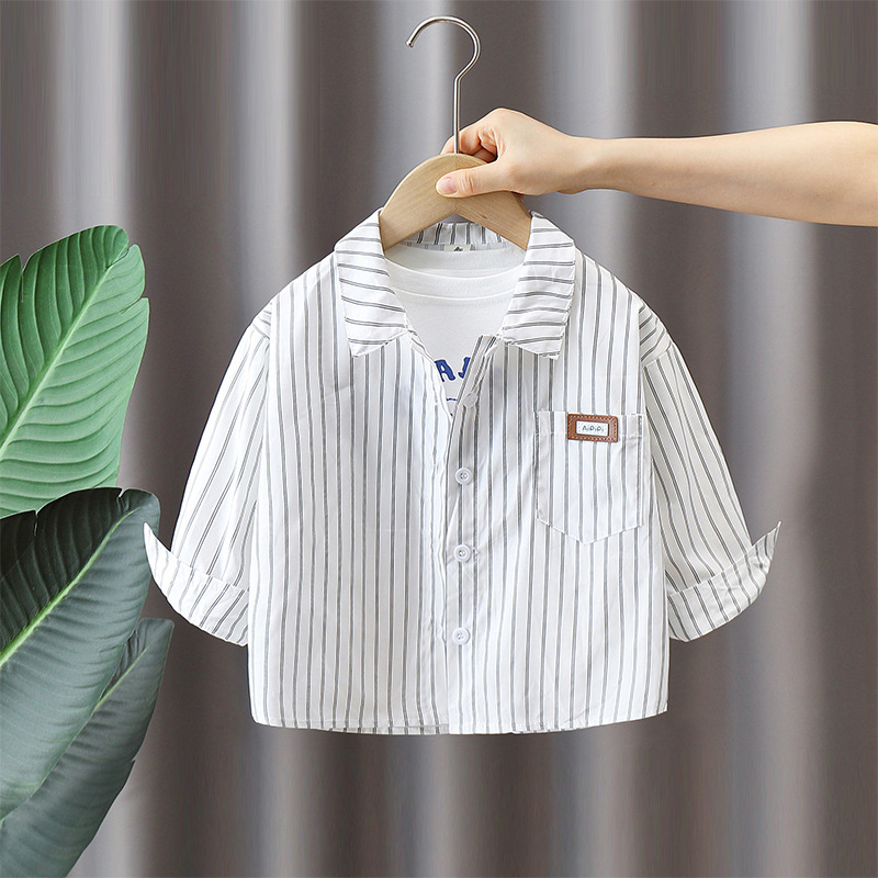 6103 Conjunto de chaleco de lana para niños Ropa de primavera y otoño 2024 Nuevo estilo Camisa a rayas estilo universitario para niños Tren de tres piezas