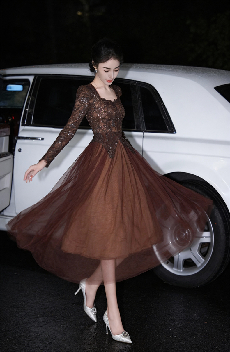 Đầm maxi nữ cổ vuông thắt eo ren lưới phồng — màu nâu chi tiết 5