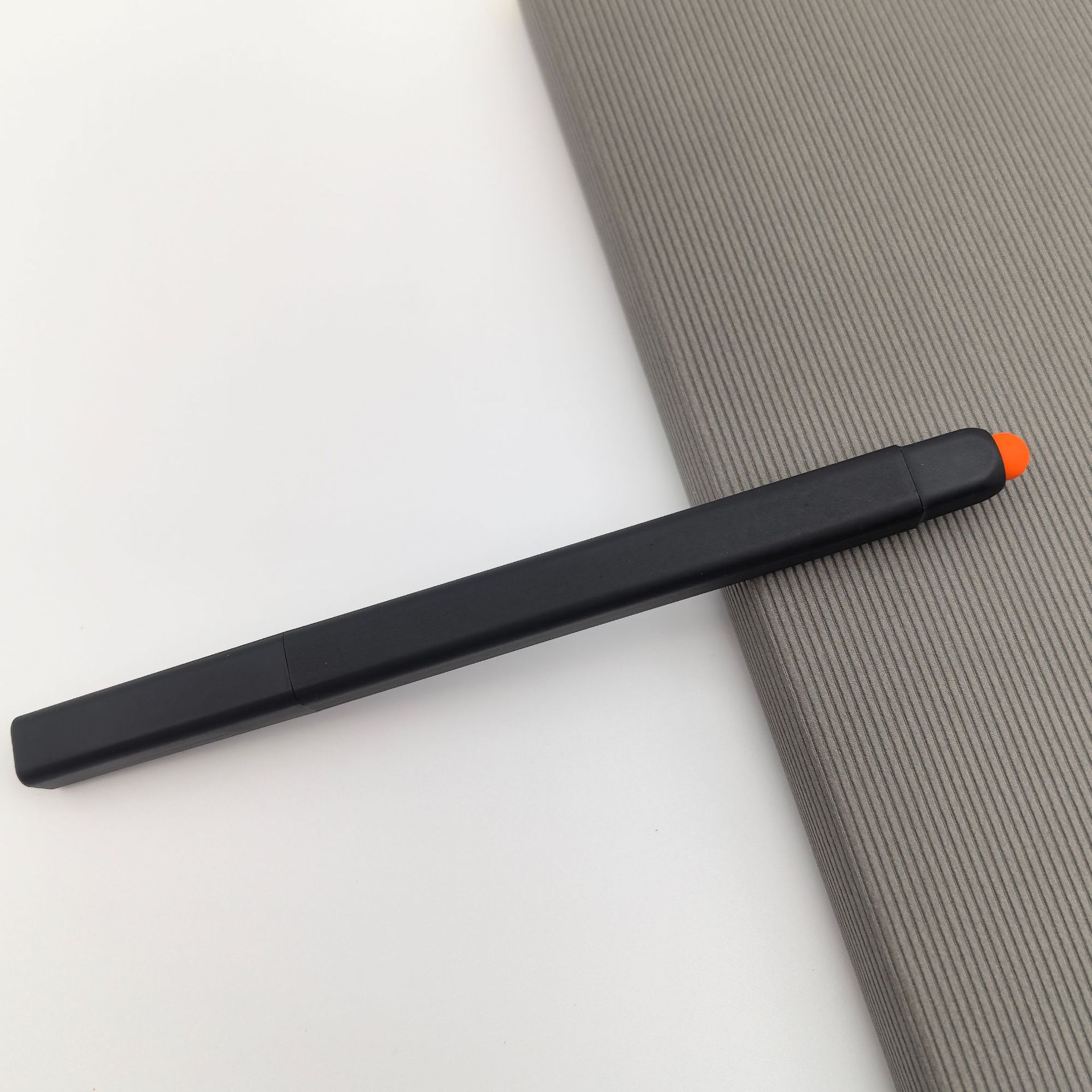 Comercio sin bolígrafo bolígrafo de plástico publicitario cuadrado lápiz táctil se puede personalizar color pulverización bolígrafo cuadrado al por mayor