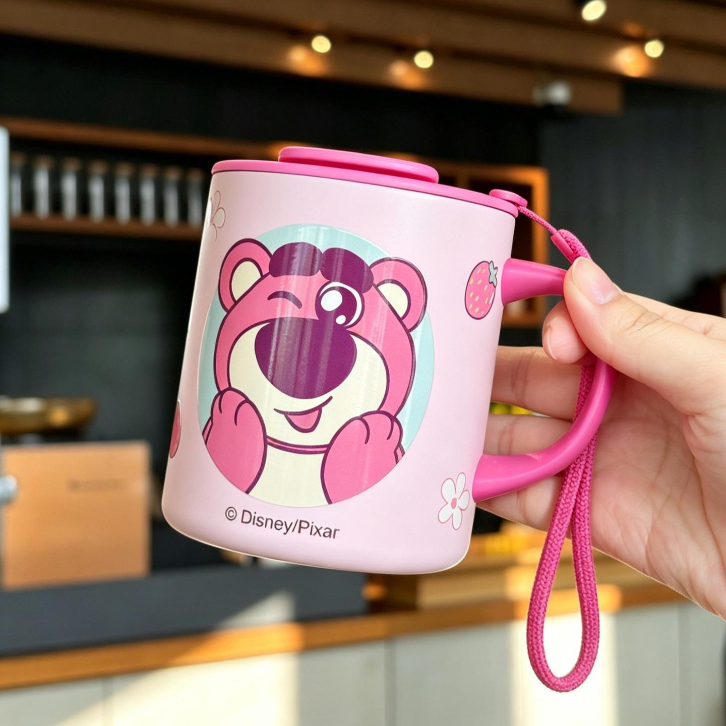 Toy Story Strawberry Bear Taza de acero inoxidable caricatura de alto valor con tapa taza de escritorio de oficina taza