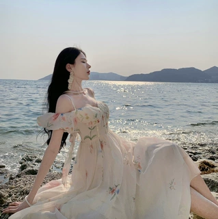 实拍 甜美一字肩泡泡袖吊带碎花连衣裙夏法式气质长裙女超修身