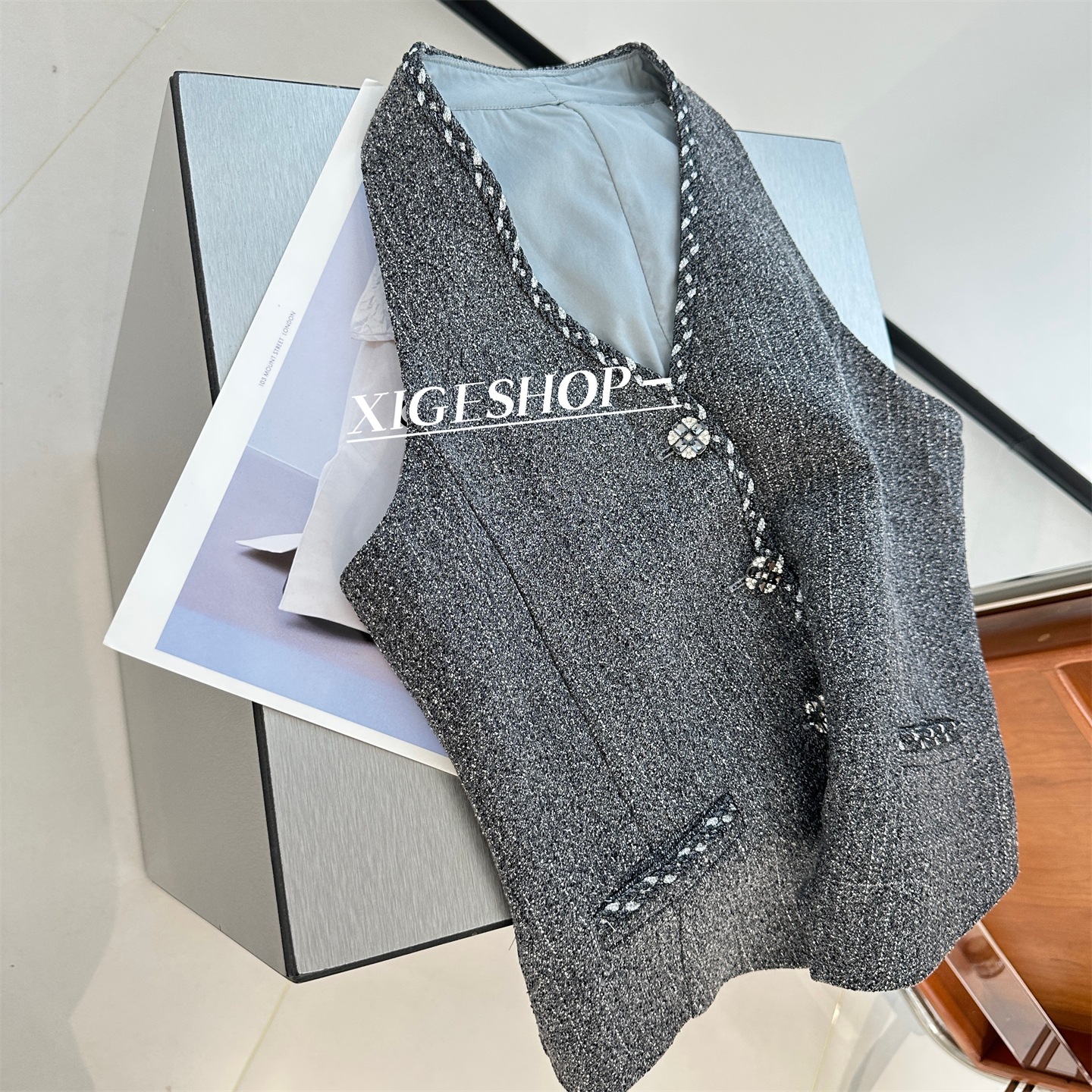 Old Money Style High-End Double Yarn Gray Suit Vest for Women, Chanel-Inspired V-Neck Halter Sleeveless Top Vest 2025