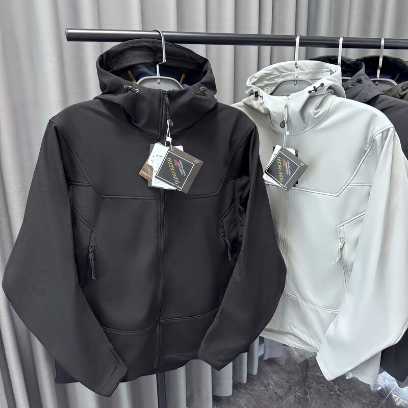 Foreign Trade Bargain! Three-Dimensional Tailoring! Softshell Jacket for Men and Couples, Outdoor Windproof and Waterproof Hooded Coat