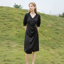 一手货源【3S】品牌专柜撤柜！珍珠扣收腰垂感不规则连衣裙女25秋