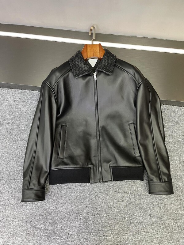 Bv High-End Men's Lambskin Lapel Jacket Leather Coat. the Leather Is Fine and Flexible, Comfortable to the Touch and Has a Structured Feel Bv High-End Men's Lambskin Lapel Jacket Leather Coat. the Leather Is Fine and Flexible, Comfortable to the Touch and Has a Structured Feel