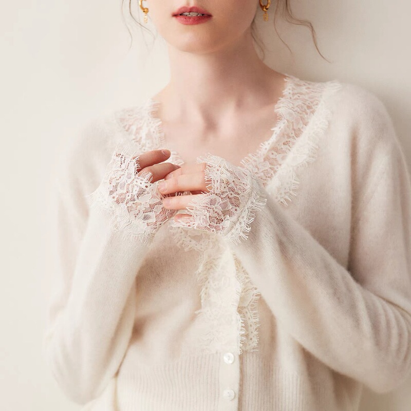 Misty and Hazy Water-Soluble Lace Cashmere Cardigan Women's V Neck Skin-Friendly Cashmere Loose Knitted Bottoming Shirt