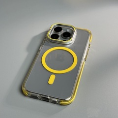 Iphone16 promaxの2色の透明レンズホルダーを適用します。