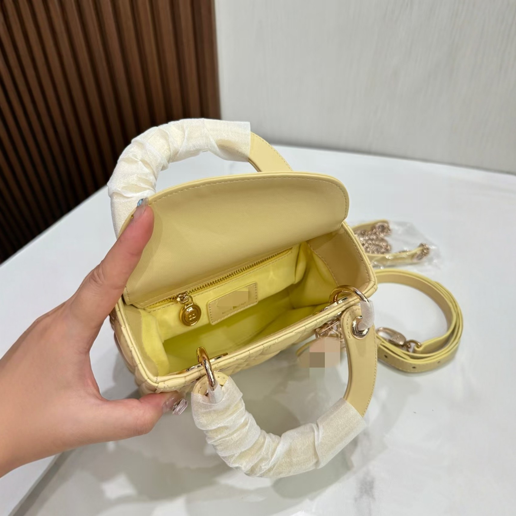 D-Style Cross-Border Lady's Lambskin Handbag, Quilted Small Square Bag, Fashion Versatile Shoulder, Hand-Carry And Crossbody Bag - Thumbnail 4