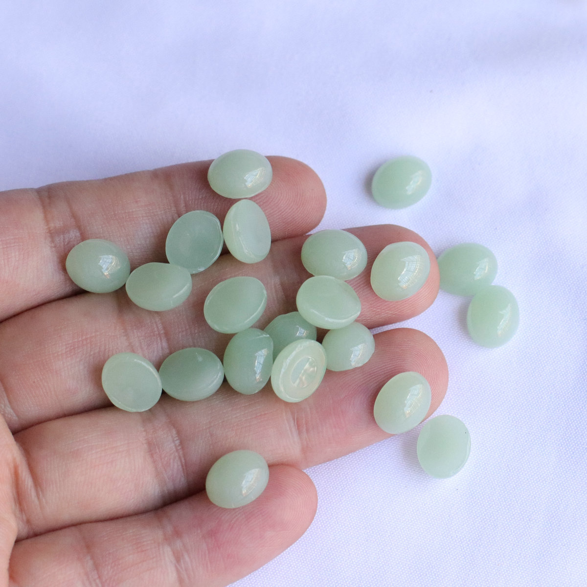 Light aventurine color