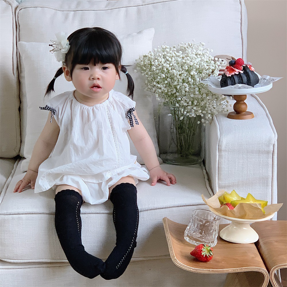 Ropa de bebé 2024 estilo fino de verano a algodón puro de 1 a 3 años de edad, traje sin mangas de color sólido, ropa de salida informal