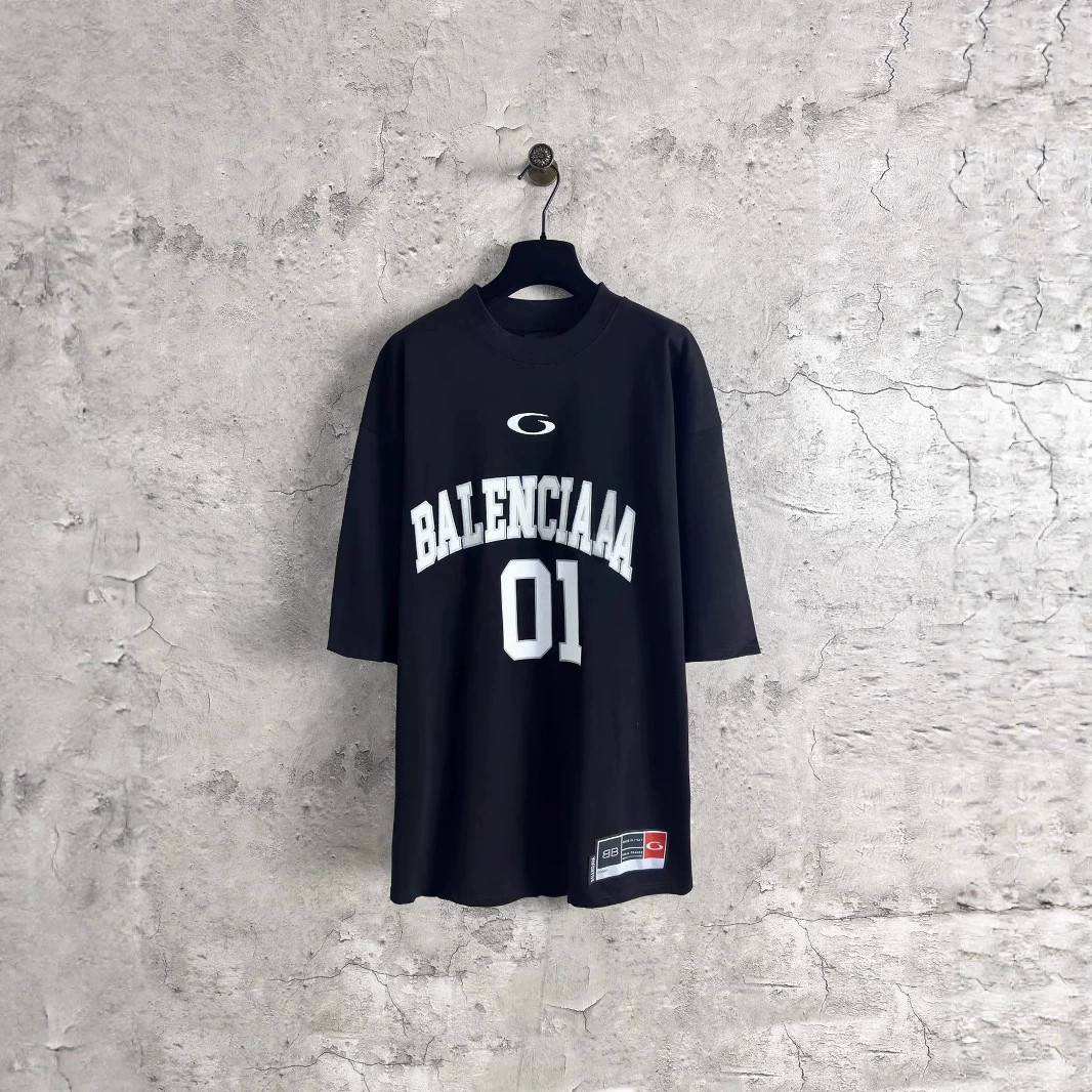 Правильная версия высококачественной новой баскетбольной серии B бренда 25SS, свободная футболка с короткими рукавами и вышивкой Manchester United.