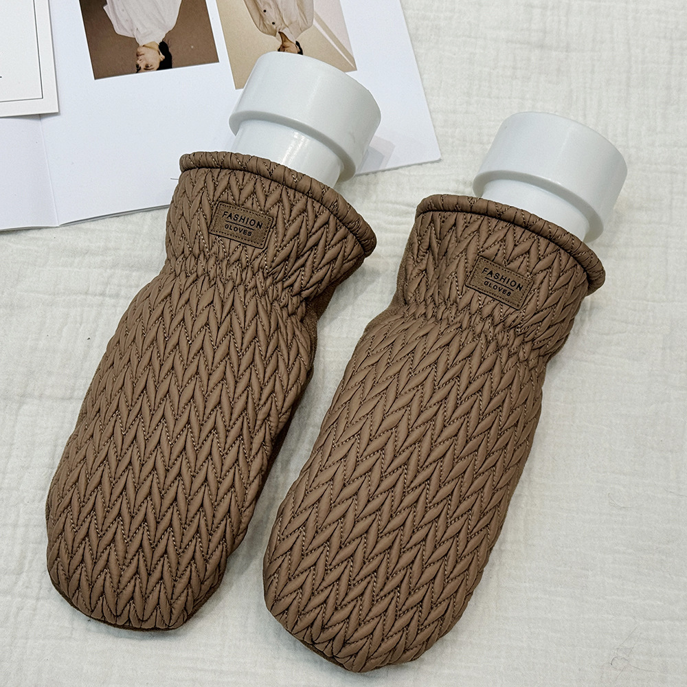 Invierno nuevo creativo de moda guantes de calentamiento estampado de esmalte grueso guantes antifrío de alta cara al por mayor