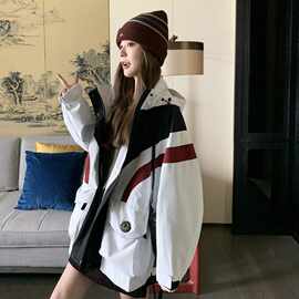 实拍欧洲站撞色拼接连帽风衣外套女2026春装新款设计感工装冲锋衣