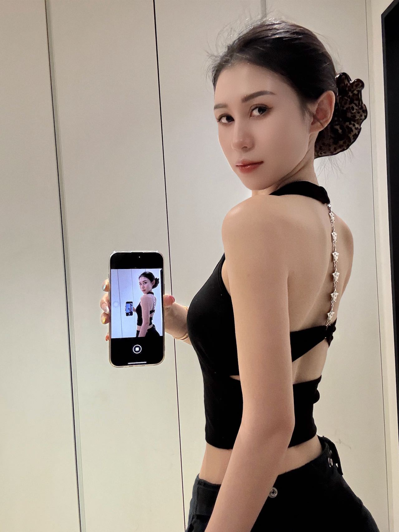 Koreanisches Halter-neck-top Mit Kette Und Bh-polsterung_voghion.com