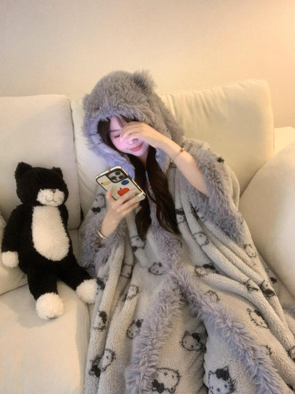 kitty猫珊瑚绒睡衣女秋冬季新款加厚保暖连帽斗篷睡裙家居服套装|undefined