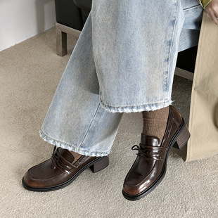 �������A�^�ָ�һ�_�Ř���Ь�WԺ�L��ɫţƤ�����Y�и�СƤЬ