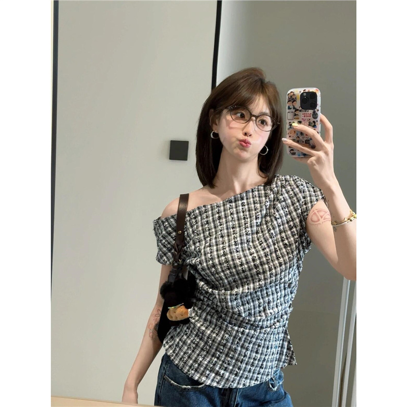 正しいバージョン！新しいレトロなカットアウトチェック柄オフショルダー半袖Tシャツ、女性用夏の気質ウェアデザイントップトレンディ|undefined