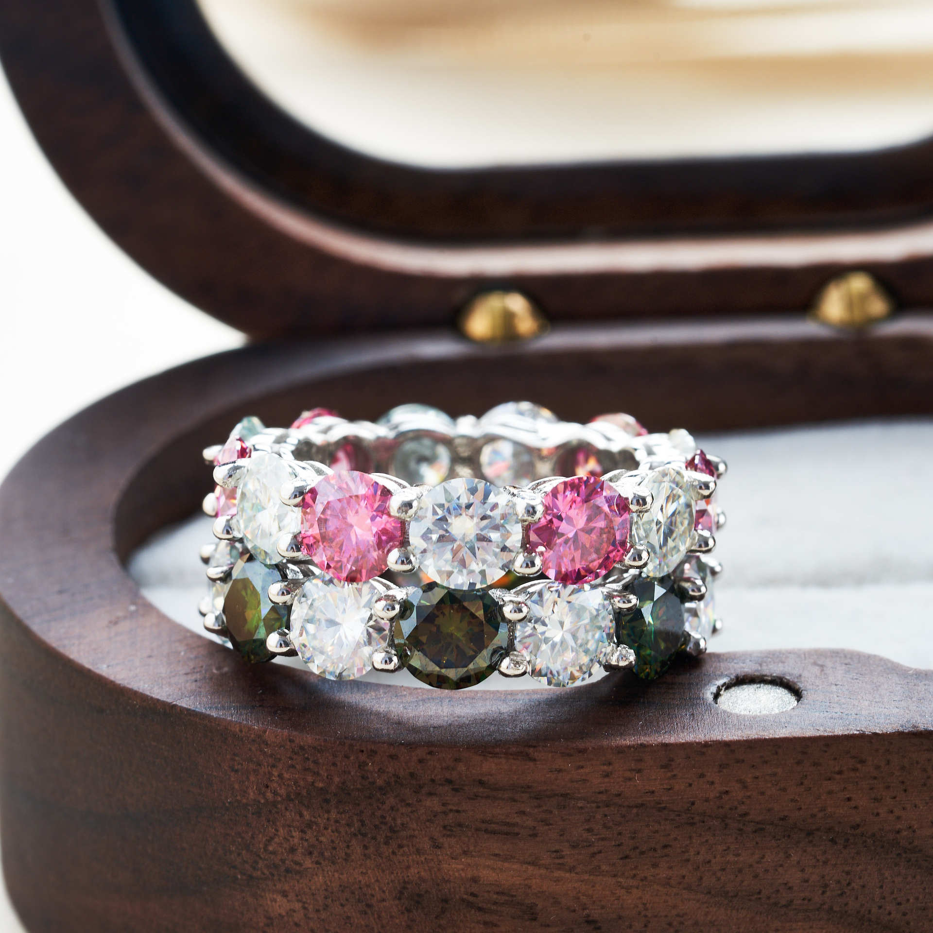 Joyería S925 Moissanite de plata 5mm estilo de moda geométrica retro anillo de fila certificados GRA