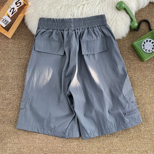 Shorts trendy casual popular fashion Instagram relaxed stylish handsome fashionable Hong Kong style