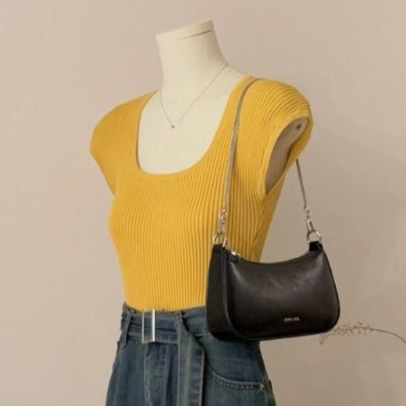 Yellow French Square Neck T-Shirt Women's Slim Fit 2025 Summer Ice Silk Right Shoulder Knitted Niche Design Pure Desire Top Spring