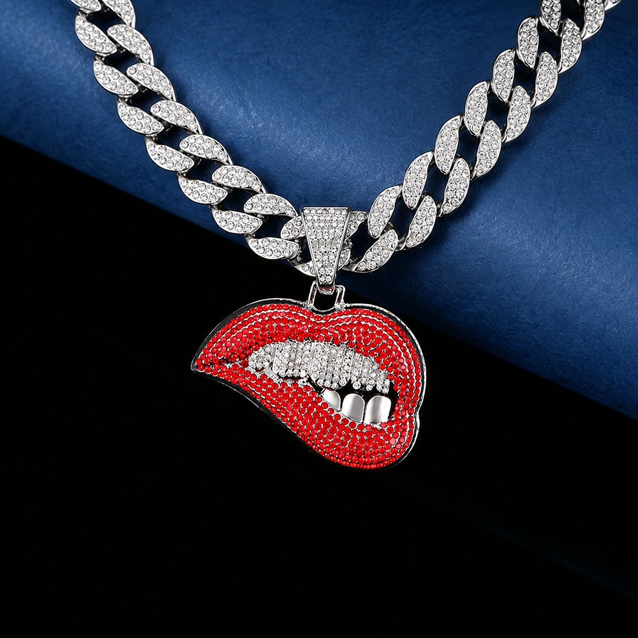 Personalidad hip hop diamantes de color sexy mordida labios moda creativa colgante hip hop cubano accesorios de cadena collar de hombre