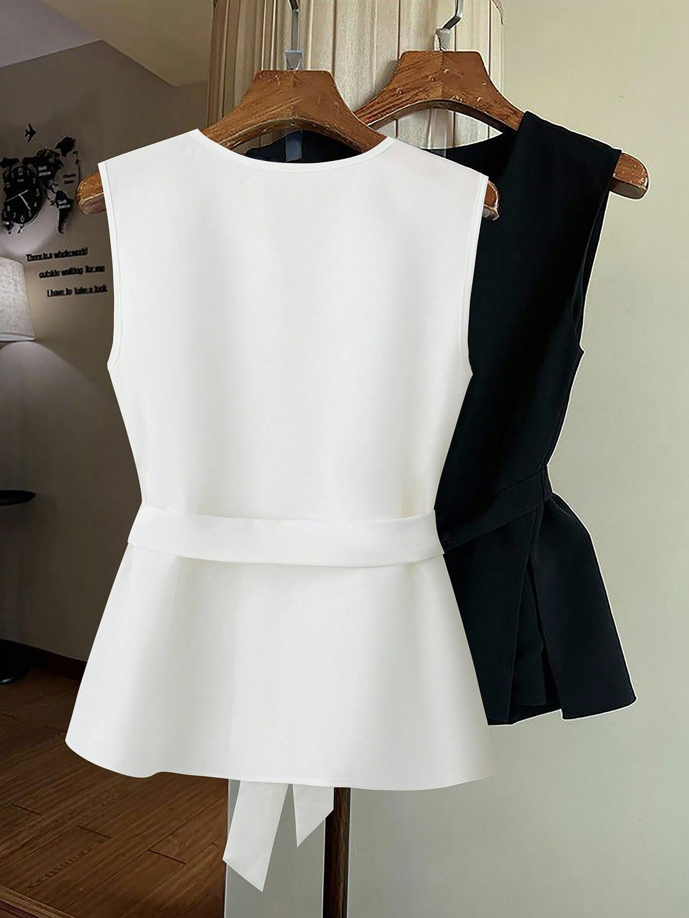 Women's Clothing Solid Color Notched V Neck Sleeveless Shirt New Style Top In Stock_ecoleips.com