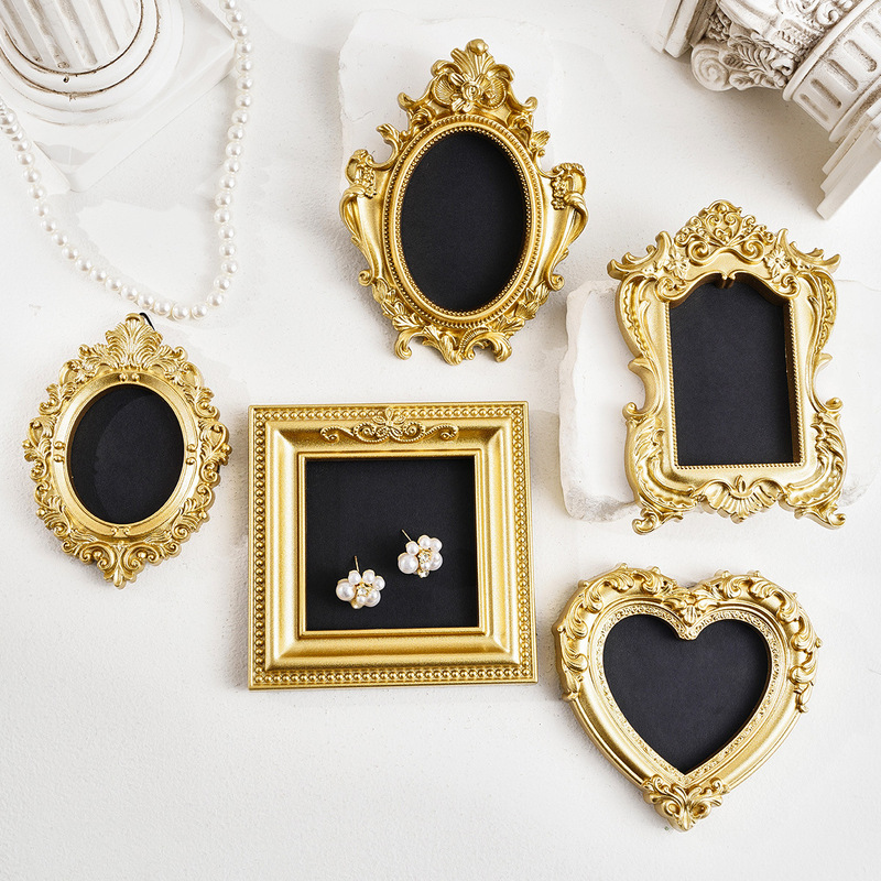 European-Style Mini Gold Hanging Photo Frame, Vintage Photo Prop Suitable for Shooting, DIY Wall Decoration European-Style Mini Gold Hanging Photo Frame, Vintage Photo Prop Suitable for Shooting, DIY Wall Decoration