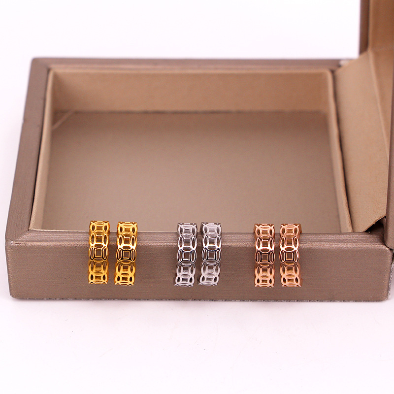 E2-308 Retro Personalized Copper Coin Cut Out Earrings Qian Duoduo Design Wealth Coin Titanium Steel Earrings in Stock