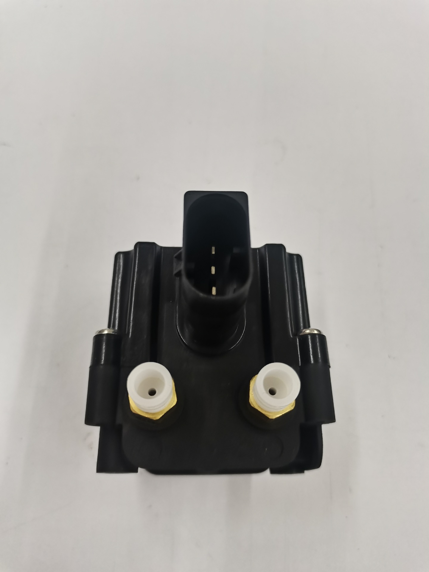 37206789937 distribution valve is suitable for BMW E70 shock absorber valve 37206859714, sourced from the original manufacturer
